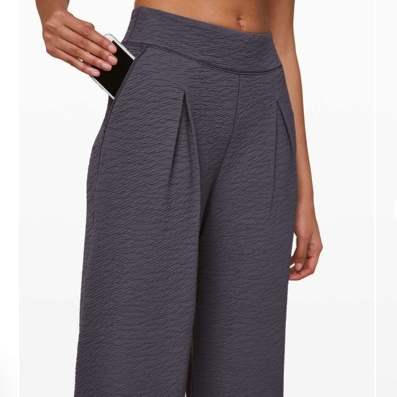 Lululemon Can You Feel The Pleat Crop - Picture 3 of 11